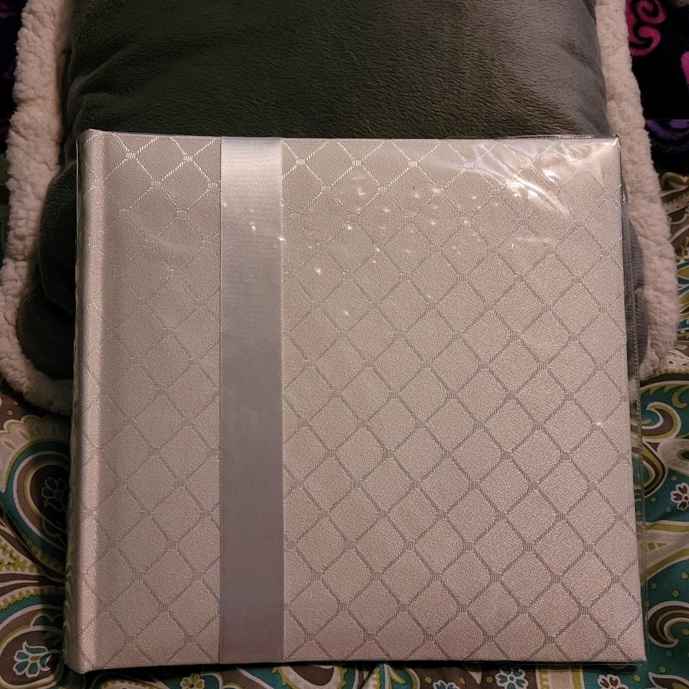 NWOT Pioneer Fabric Photo Album.